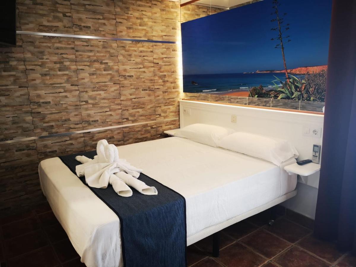 Hostal Costa De La Luz Conil De La Frontera Exterior photo
